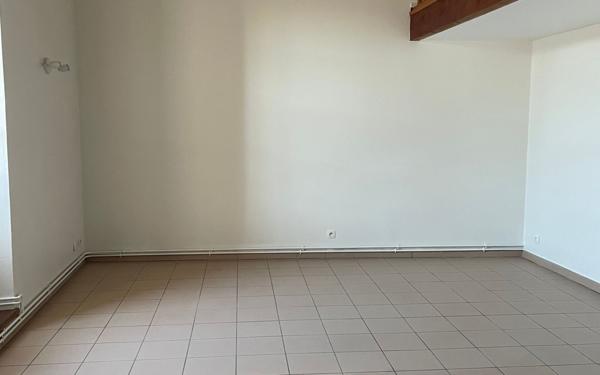 Appartement à louer    5 pièces • 107,82 m2 Tonnay-Charente