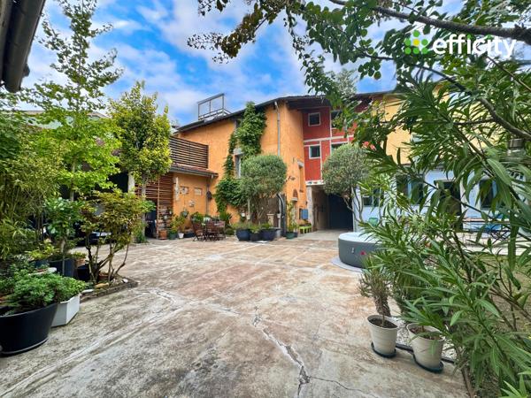 Maison
         6 pièces
        - 184 m² Bien prestige 790 000 € *