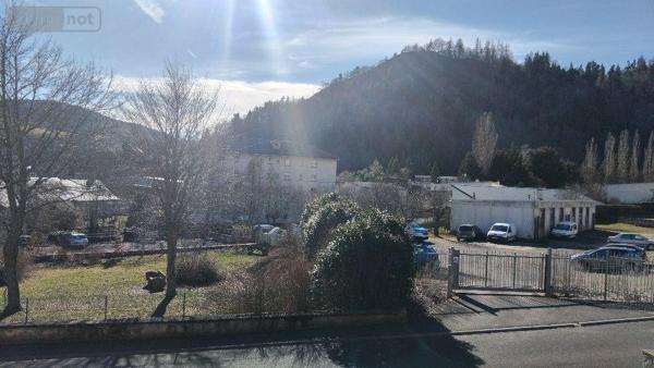 Appartement à vendre à Murat dans le Cantal (15300), ref : FG/2517