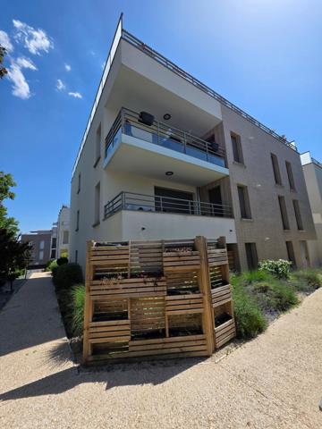 Appartement type 3 avec terrasse et parking