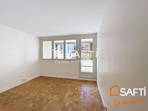 "Opportunité à ne pas manque" Un appartement alliant confort, luminosité et emplacement idéal."