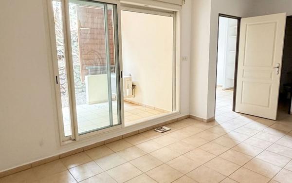 Appartement à vendre    2 pièces •  Saint-Denis