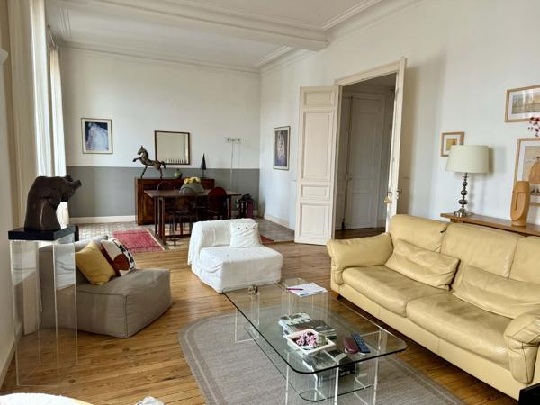 HAUSSMANIEN SPÉCIAL INVESTISSEUR – APPARTEMENT VENDU LOUÉ