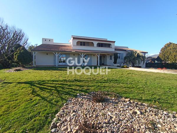 Maison Marmande 8 pièce(s) 230 m2 proche centre commerciaux ....