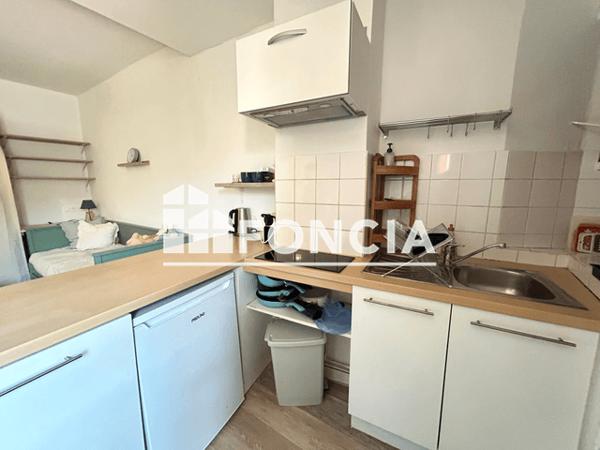Location Studio meublé 35.69 m² - 30 RUE DU CORDOUAN La Rochelle 17000