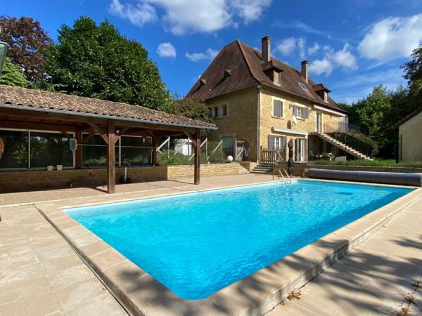 Maison ancienne - Vergt PROCHE DE PERIGUEUX- Maison en pierre avec garage et piscine