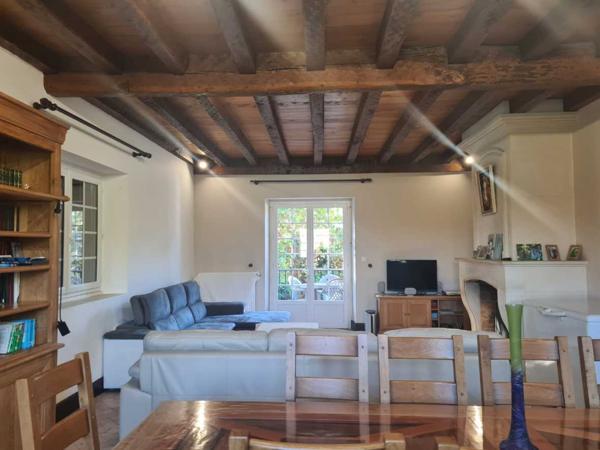 Maison ancienne - Vergt PROCHE DE PERIGUEUX- Maison en pierre avec garage et piscine