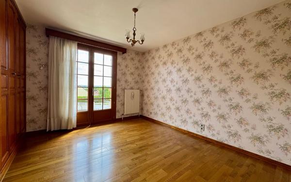 Maison à vendre    6 pièces • 107 m2 La Chapelle-Saint-Aubin