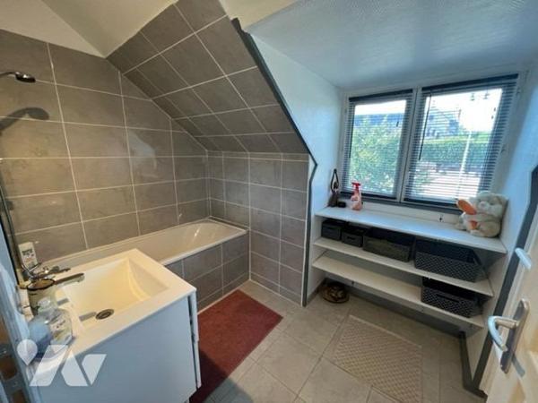 EVREUX QUARTIER NAVARRE MAISON T5 110m² VENDUE LOUEE 800 € / mois