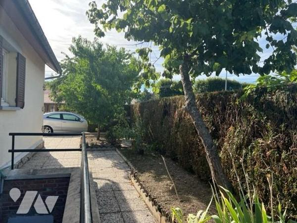 EVREUX QUARTIER NAVARRE MAISON T5 110m² VENDUE LOUEE 800 € / mois