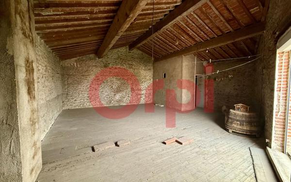 Maison à vendre    5 pièces •  Pia