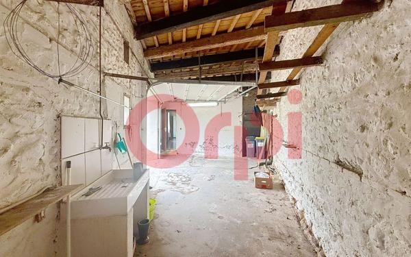 Maison à vendre    5 pièces •  Pia