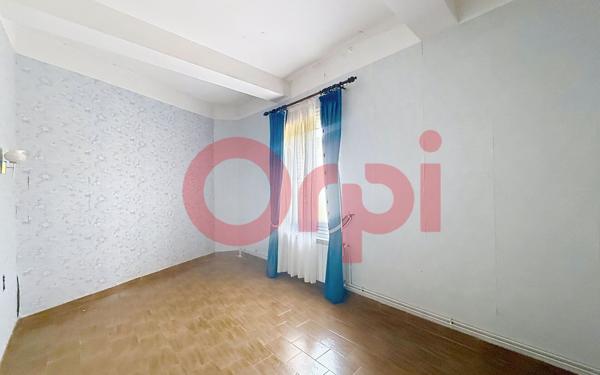 Maison à vendre    5 pièces •  Pia