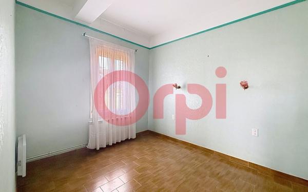 Maison à vendre    5 pièces •  Pia