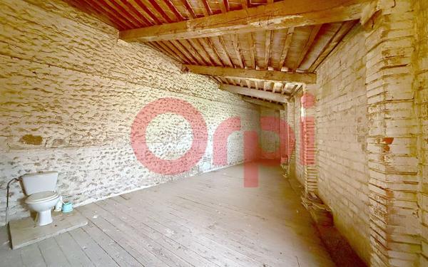 Maison à vendre    5 pièces •  Pia