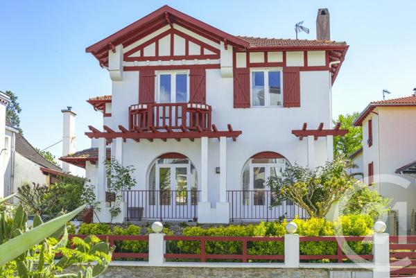 Maison à vendre  6 pièces - 140 m 2   DAX  - 40