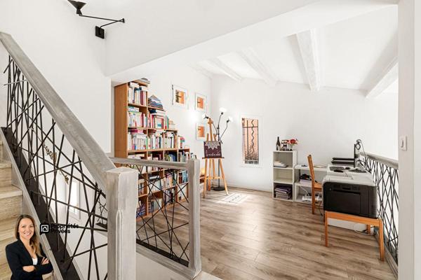 Maison 6 pièces de 142 m2 avec garage et piscine