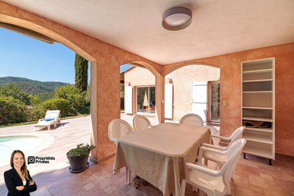 Maison 6 pièces de 142 m2 avec garage et piscine
