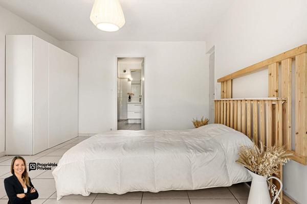 Maison 6 pièces de 142 m2 avec garage et piscine
