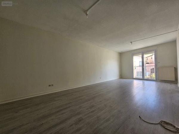 Appartement à louer à Saint-Laurent-sur-Saône dans l'Ain (01750), ref : 008/2379