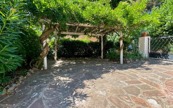 Maison à vendre    4 pièces • 35,52 m2 Fréjus