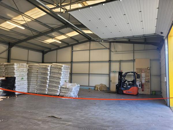 A VENDRE - Locaux d'activité d'environ 612 m² - ZA La Tignonnière, Aubigny-les-Clouzeaux (85)