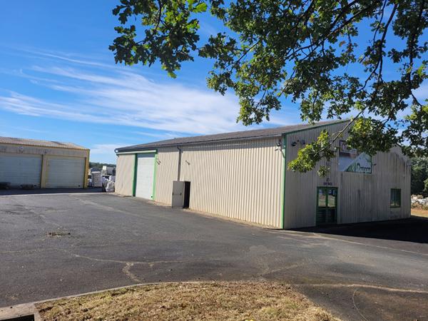 A VENDRE - Locaux d'activité d'environ 612 m² - ZA La Tignonnière, Aubigny-les-Clouzeaux (85)