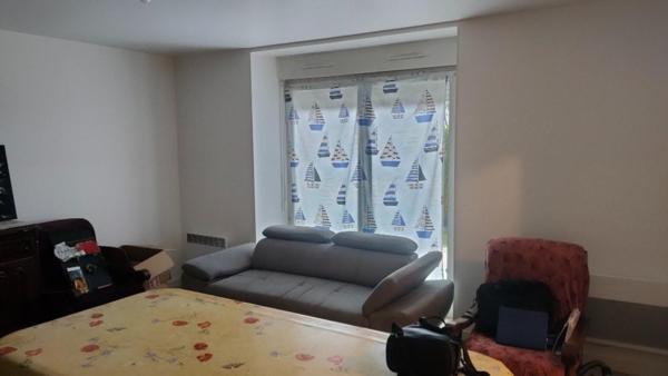 spécial investisseur , joli immeuble de 6 appartements rénovés à 11 min de BESANCON