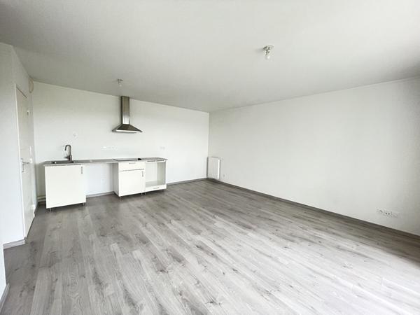 AVRILLE APPARTEMENT T3 AVEC TERRASSE,  
Avrille 49240