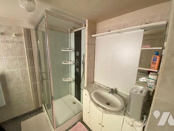 Maison à vendre à Plouha (22580) dans les Côtes-d'Armor (22)

À Plouha, maison en pierres d'u...