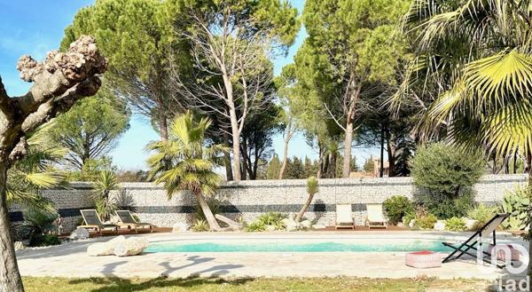 Maison 8 pièces de 243 m² à Orange (84100)