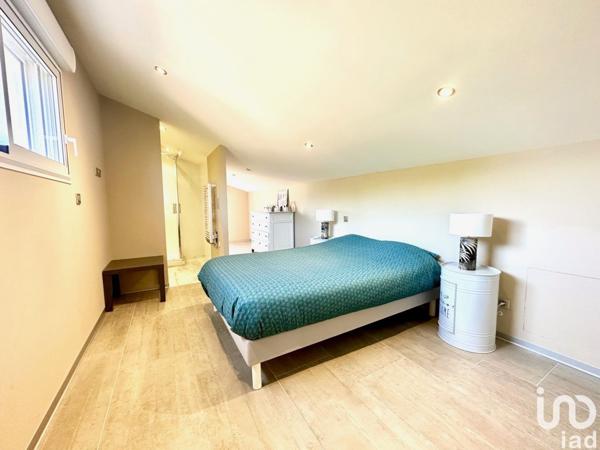 Maison 8 pièces de 243 m² à Orange (84100)