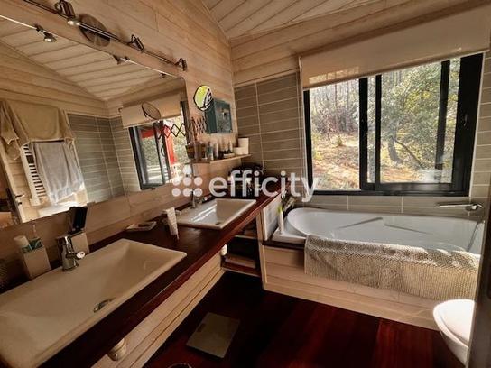 Maison
         5 pièces
        - 100 m² Bien prestige
