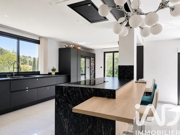 Maison à vendre 7 pièces 270 m² La Cadière-d'Azur