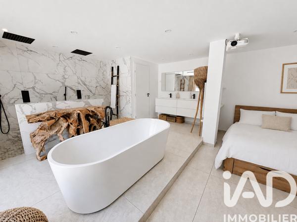 Maison à vendre 7 pièces 270 m² La Cadière-d'Azur