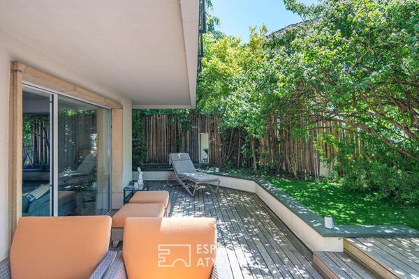 Appartement contemporain avec terrasse et jardin au coeur de l’Orangerie