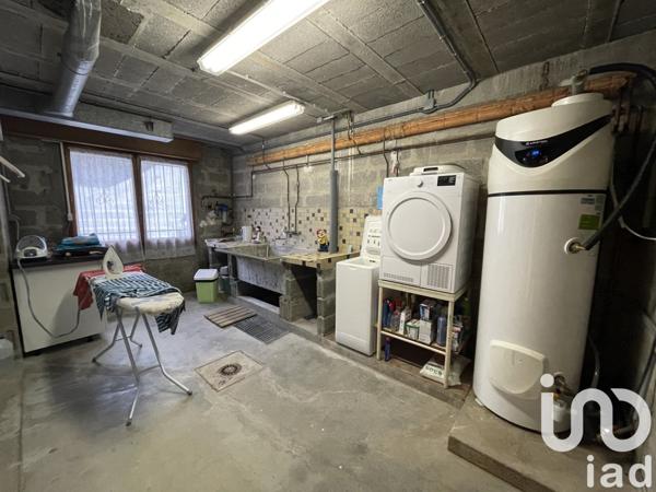 Maison traditionnelle 7 pièces de 210 m² à Louviers (27400)