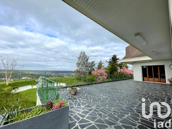 Maison traditionnelle 7 pièces de 210 m² à Louviers (27400)