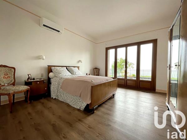 Maison traditionnelle 7 pièces de 210 m² à Louviers (27400)