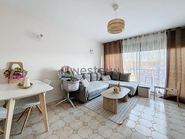 Appartement 3 pièces dernier étage, À deux pas du RER A (Boissy Saint Leger)