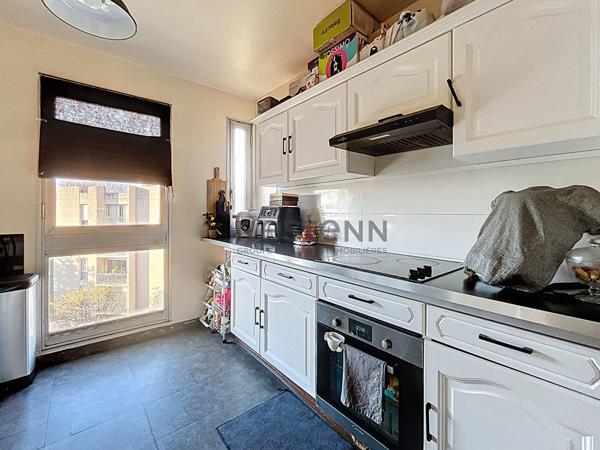 Appartement 3 pièces dernier étage, À deux pas du RER A (Boissy Saint Leger)