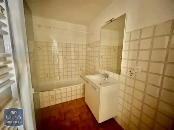 Appartement à louer 2 pièces 49.25m² Orange (84100)