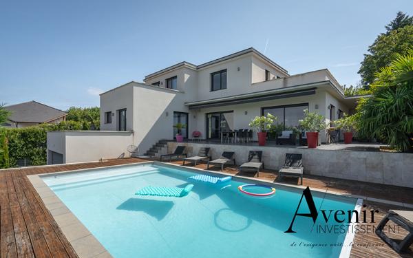 LIMONEST - MAISON D'EXCEPTION - 250m2 - 4 CHAMBRES - Piscine Limonest LIMONEST - MAISON D'EXCEPTION - 250m2 - 4 CHAMBRES - Piscine Limonest