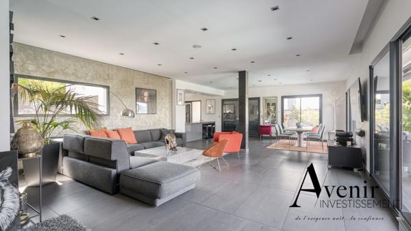 LIMONEST - MAISON D'EXCEPTION - 250m2 - 4 CHAMBRES - Piscine Limonest LIMONEST - MAISON D'EXCEPTION - 250m2 - 4 CHAMBRES - Piscine Limonest