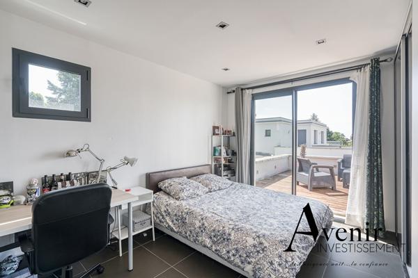 LIMONEST - MAISON D'EXCEPTION - 250m2 - 4 CHAMBRES - Piscine Limonest LIMONEST - MAISON D'EXCEPTION - 250m2 - 4 CHAMBRES - Piscine Limonest