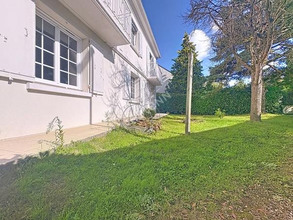 Maison Orvault 8 pièce(s) 175 m2 / 6 chambres / jardin sud / garage