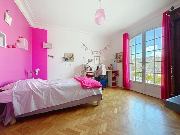 Maison Orvault 8 pièce(s) 175 m2 / 6 chambres / jardin sud / garage