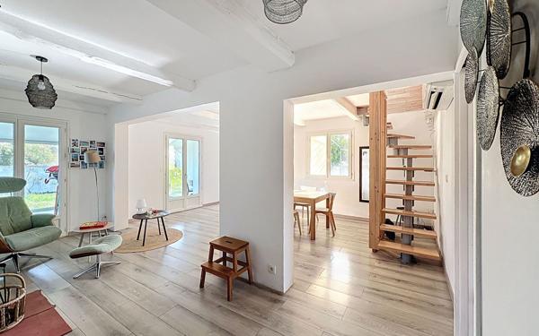 Maison à vendre    6 pièces •  Clarensac