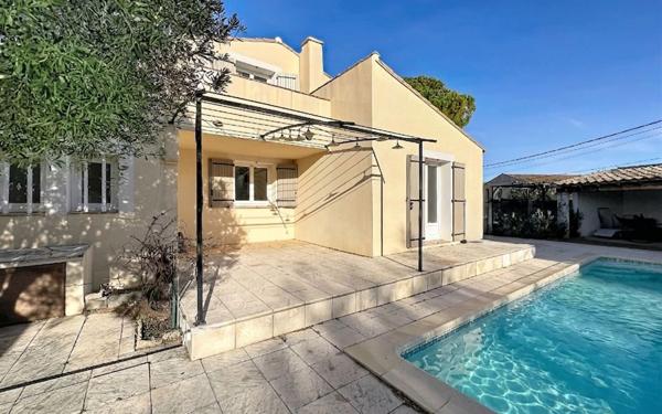 Maison à vendre    6 pièces •  Clarensac