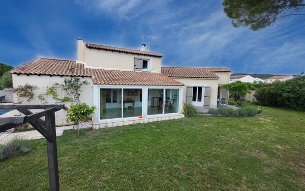 Maison à vendre    6 pièces •  Clarensac